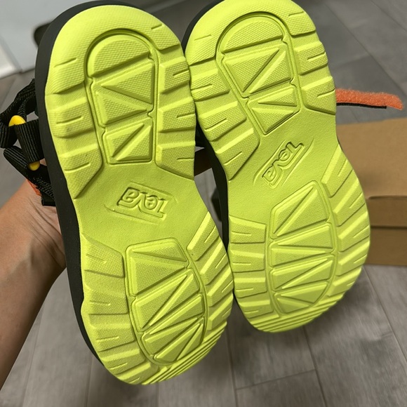 TEVA Hurricane XLT sandals - Picture 2 of 4